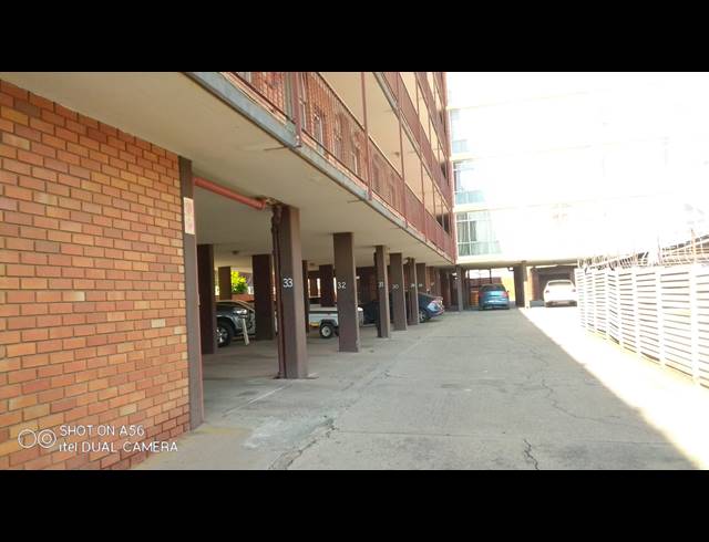 1.5 BEDROOM FLAT FOR SALE IN PRETORIA WEST